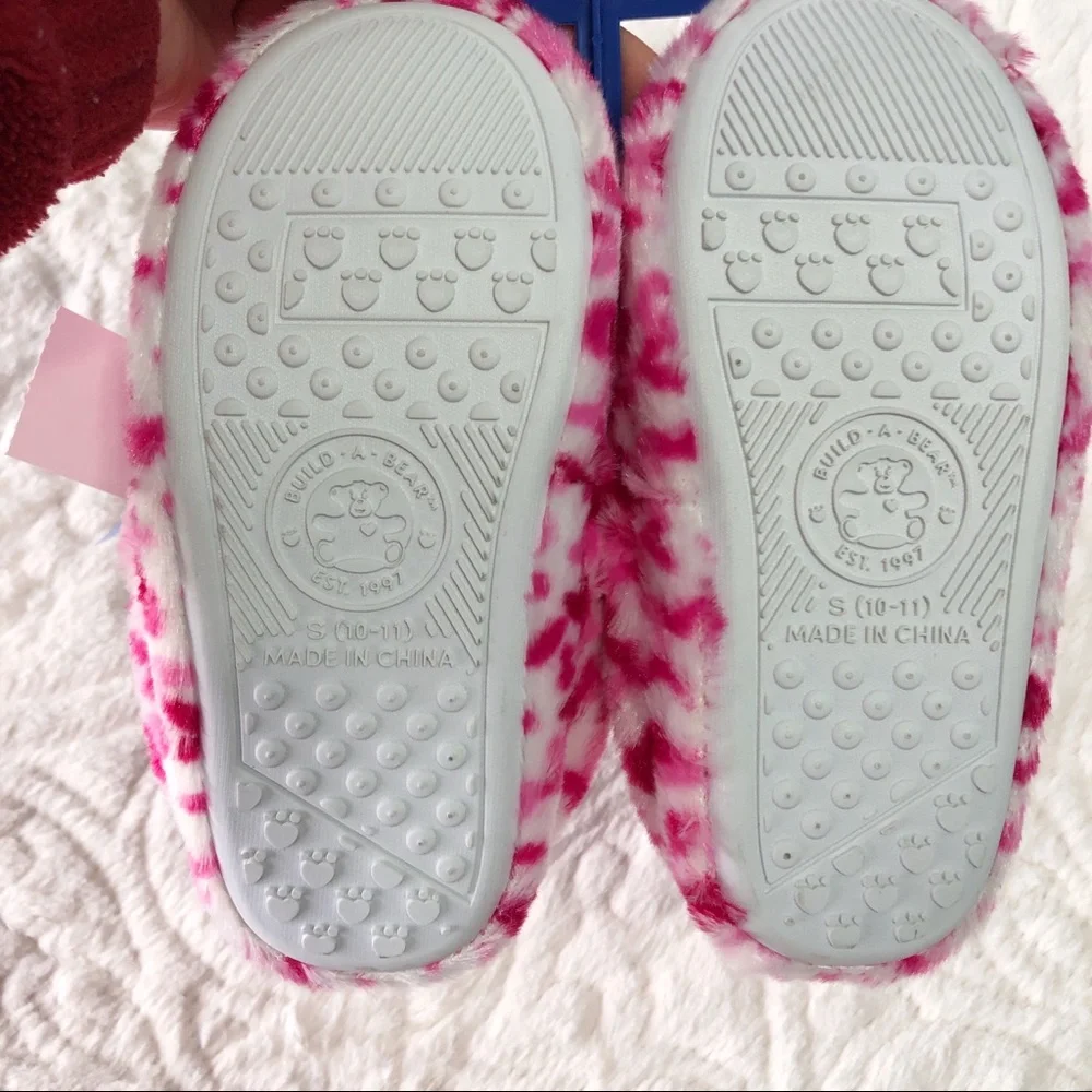 Build-A-Bear Tiny Hearts Bear Slippers Size 10/11 Pink Plush NWT Girls Slip-On